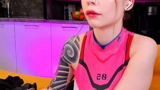 Brunette Solo Webcam Masturbation