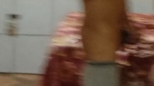 Me Hace. Un. Oral. De. Rodillas.